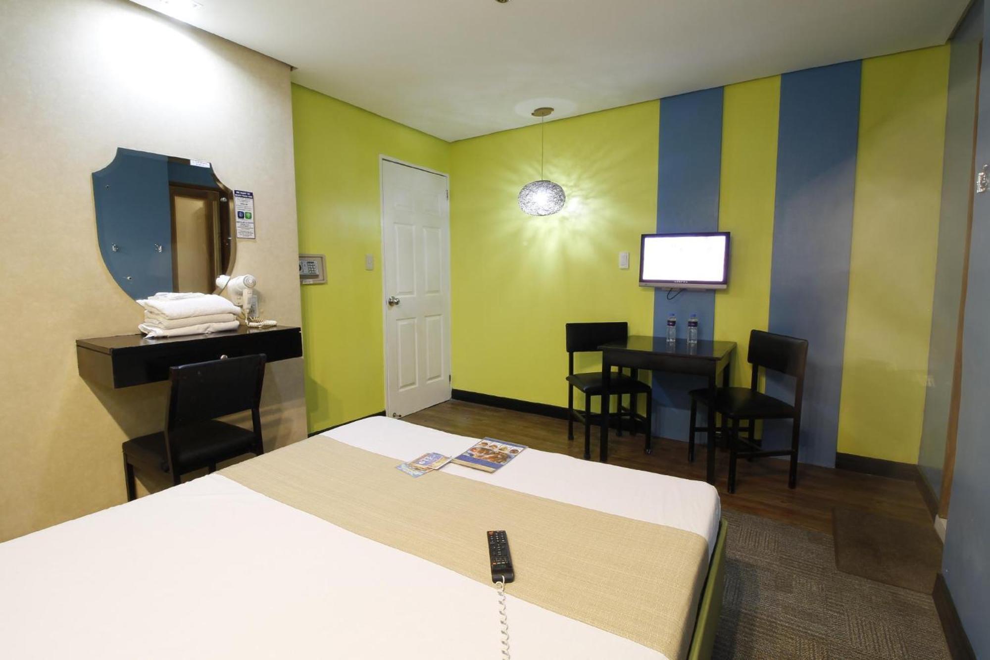 Hotel Dreamworld Araneta Cubao Exterior photo