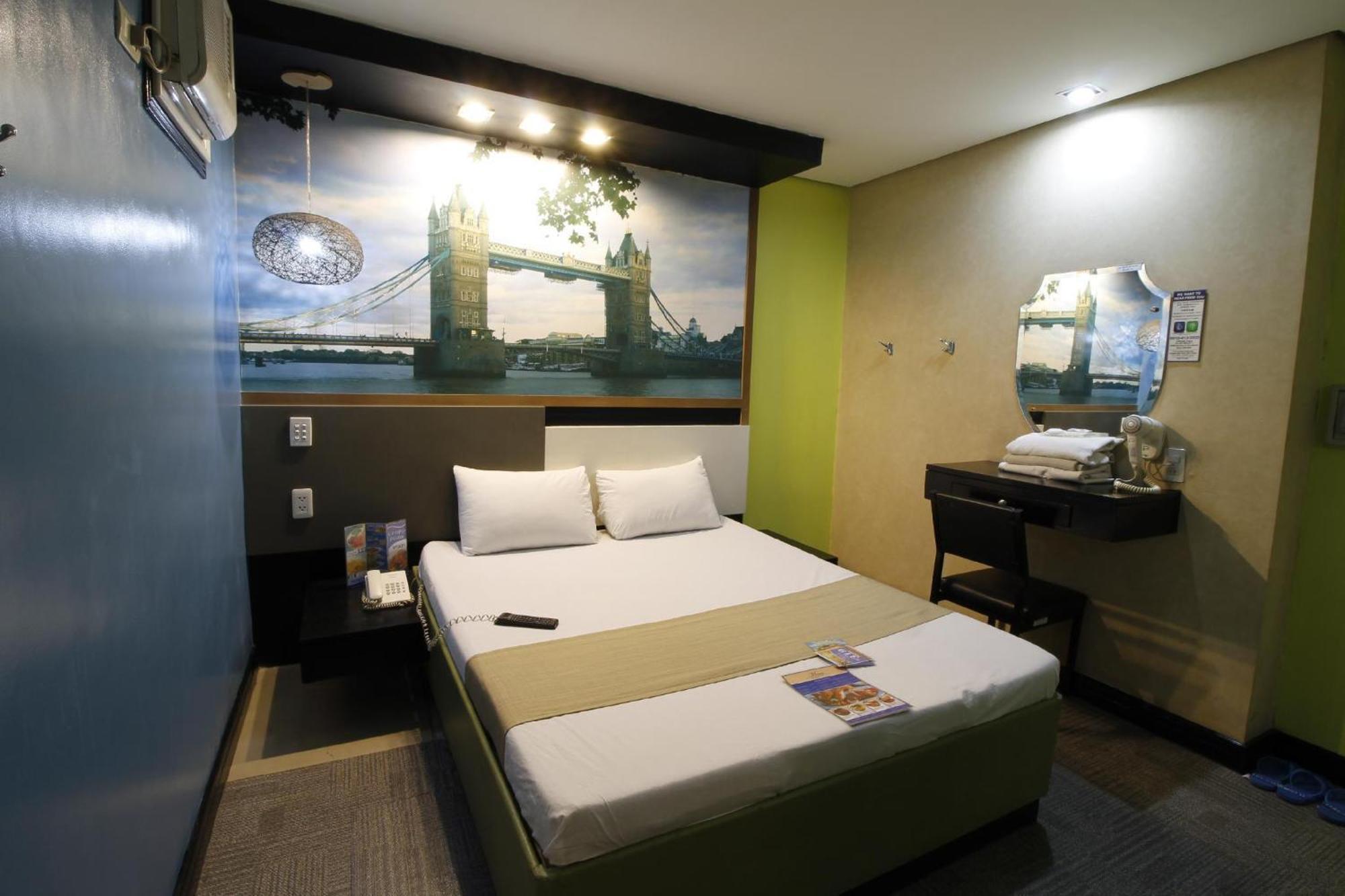 Hotel Dreamworld Araneta Cubao Exterior photo