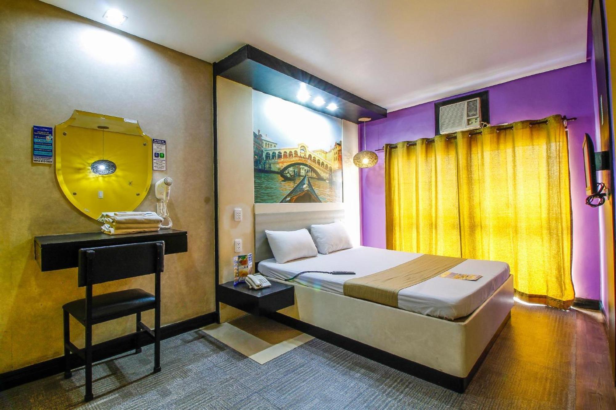 Hotel Dreamworld Araneta Cubao Exterior photo