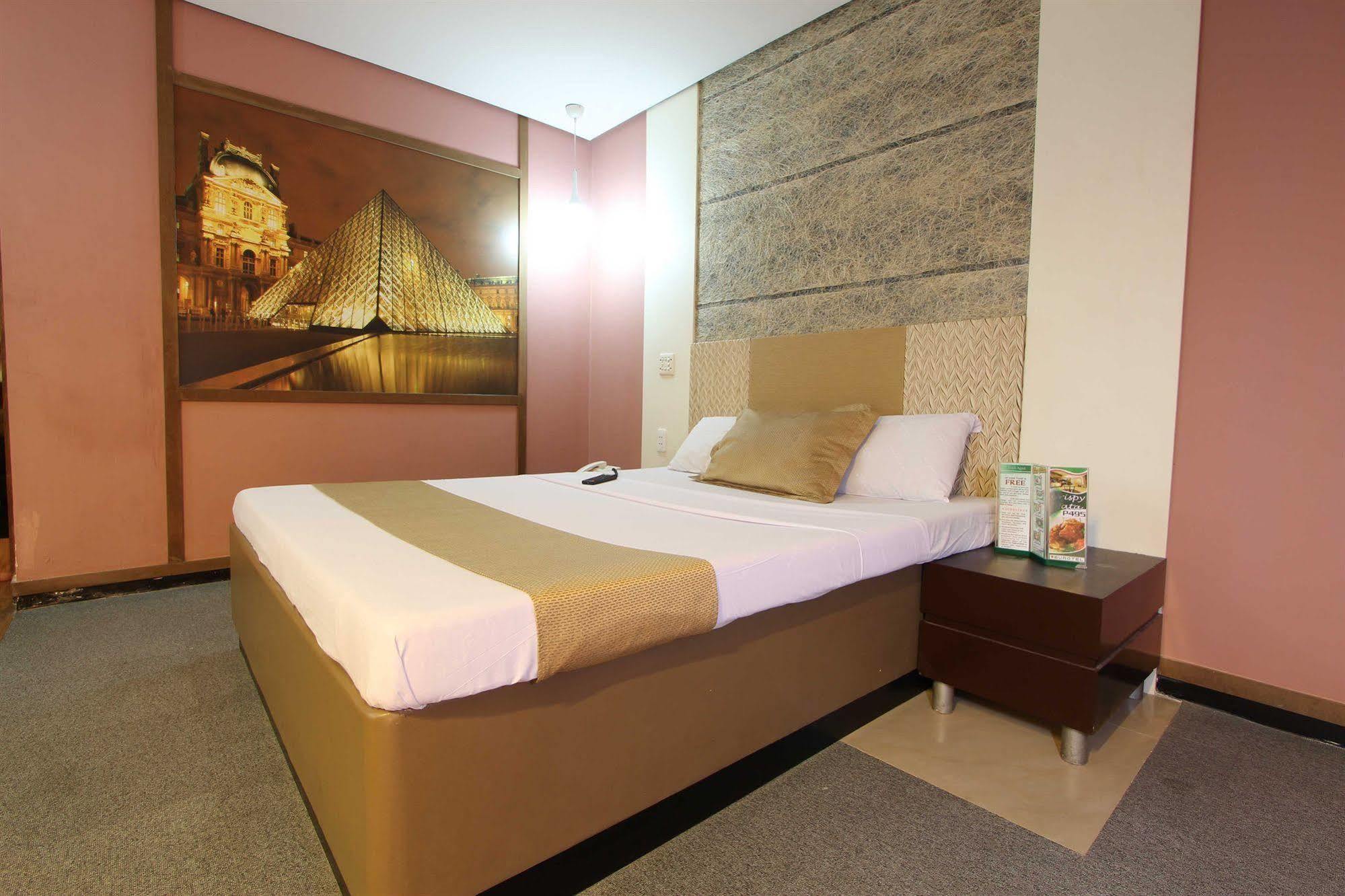 Hotel Dreamworld Araneta Cubao Exterior photo